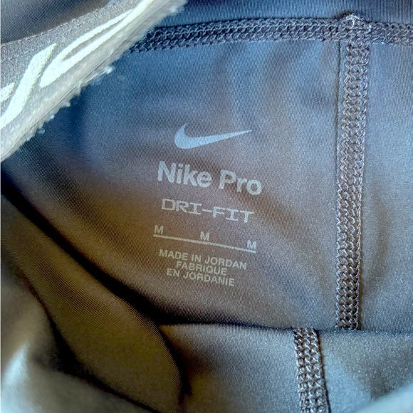 Nike Pro Dri-Fit Shorts - Size Med - Picture 2 of 3